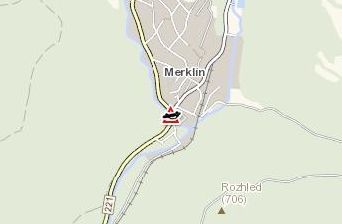 Merklín: Vozidlo skončilo v zábradlí