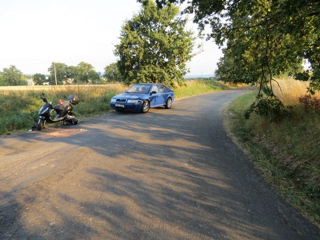 Milhostov: Řidič skútru byl letecky transportován do nemocnice