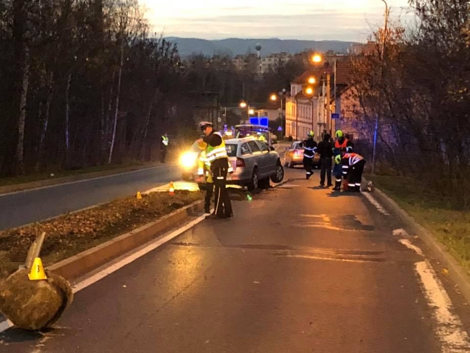 obrázek: Nové Sedlo: Ve městě havarovalo osobní vozidlo