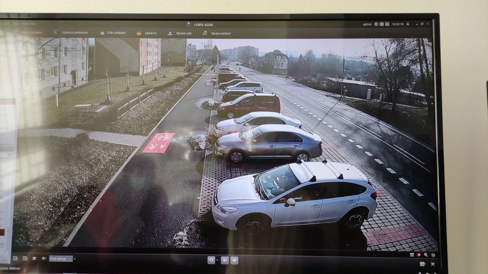 Ostrov: Parkoviště v Jáchymovské ulici hlídá šest nových kamer