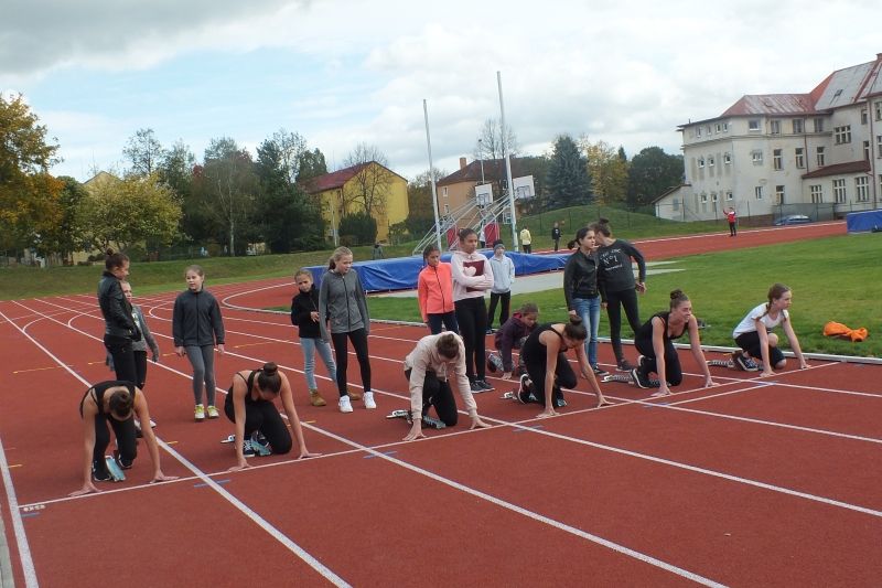 Ostrov: Ve městě byl oficiálně uveden do provozu Atletický stadion 