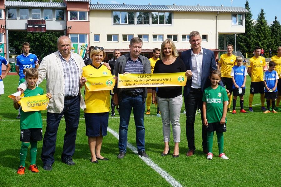 Sokolov: Fotbalový Baník má nový trávník za 11 milionů