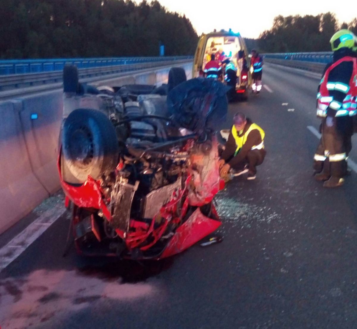 obrázek: Sokolov: Na šestce se převrátilo auto na střechu