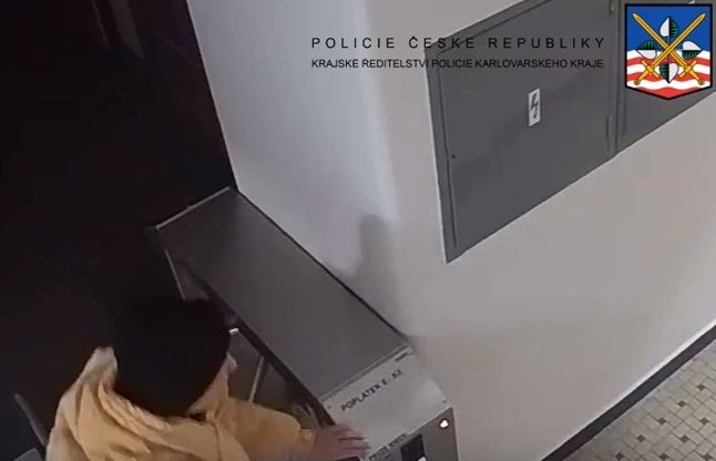 Sokolov: Policie pátrá po ženě z videa. Poznáváte ji?