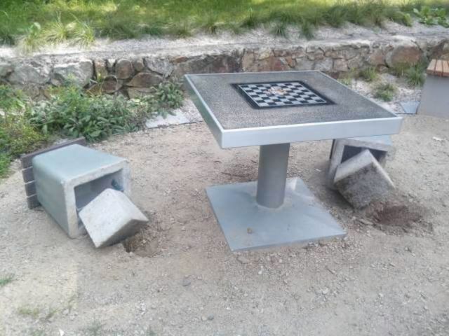 Sokolov: Poškodili zařízení v parku