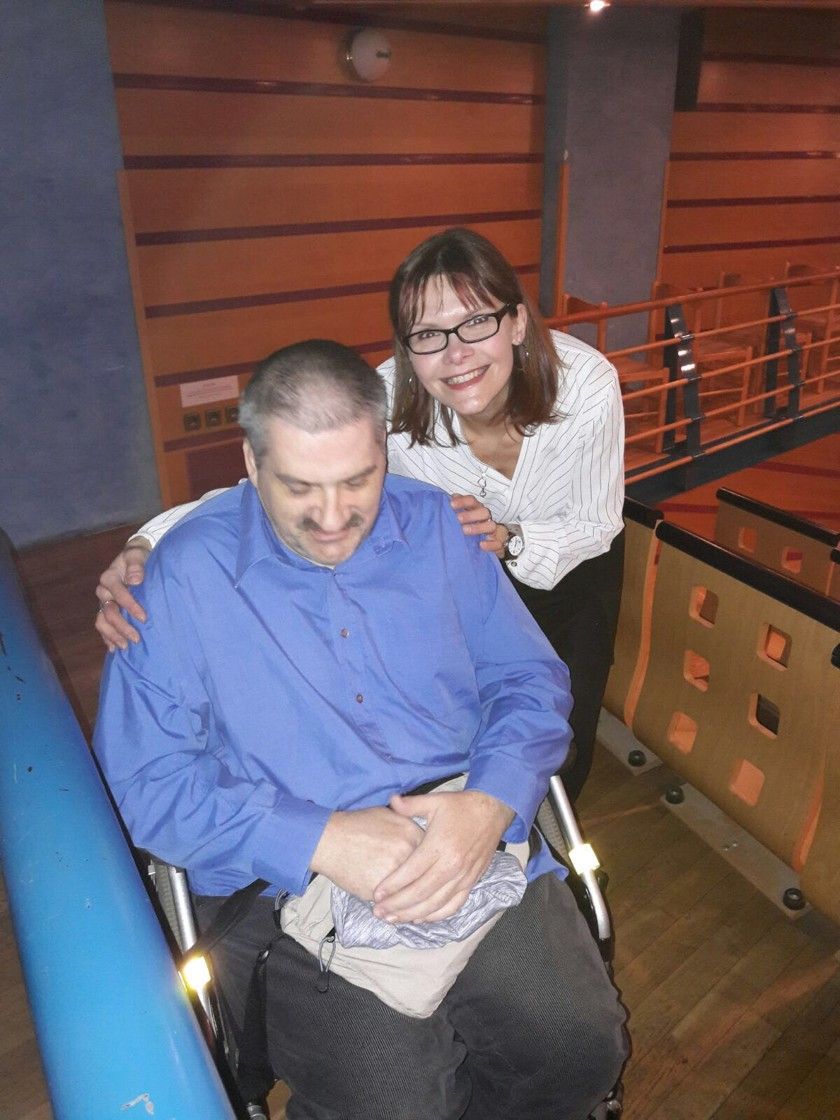 obrázek: Sokolov: Přál si návštěvu divadla a setkání s herci. Anička Holubová jej vyslyšela