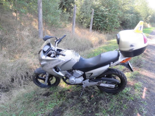 obrázek: Sokolovsko: Havárie motorkářky. Řidička byla s těžkým zraněním převezena do nemocnice