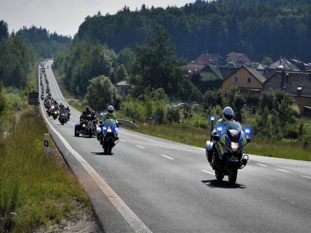 Sokolovsko: Na Motosrazu se pro Nadaci policistů a hasičů vybralo 25 tisíc