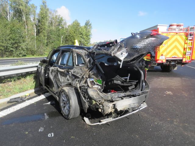 obrázek: Sokolovsko: Nepřizpůsobil rychlost, narazil do betonového žlabu