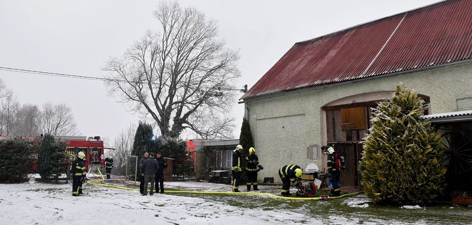 Štědrá: Dnes dopoledne zasahovali hasiči u požáru střešní krytiny
