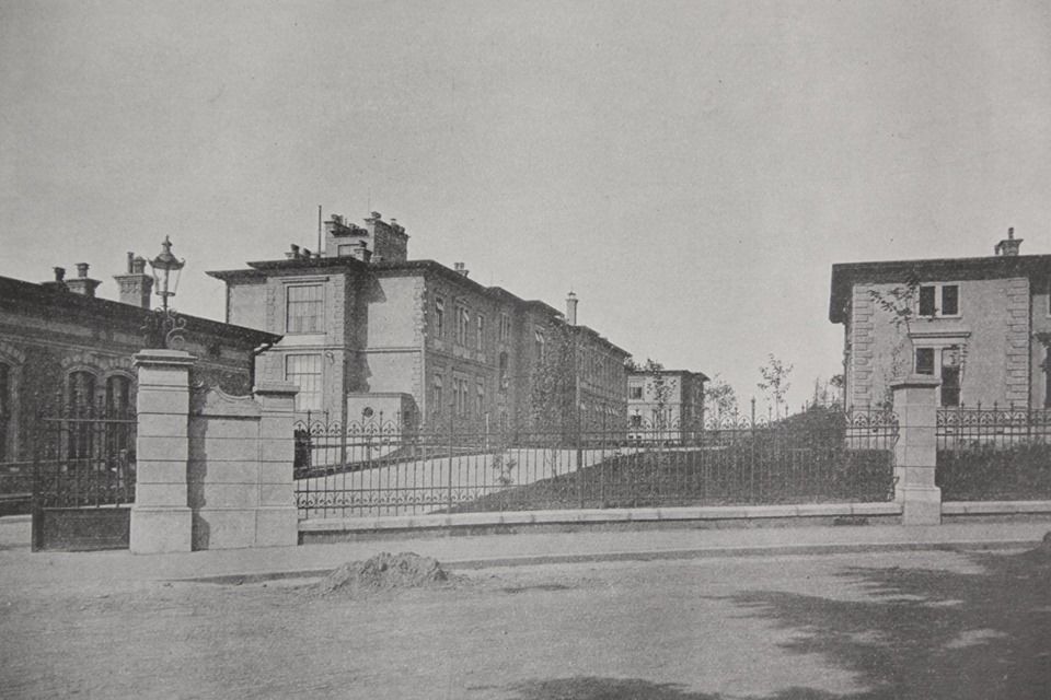 Včera uplynulo 187 let od nejstarší zmínky Karlovarské krajské nemocnice