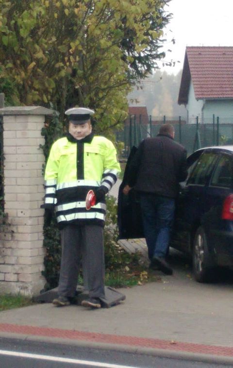 Velký Rybník: Byl odcizen policista Karel