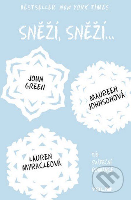 Žákyně představuje knížku ze školní knihovny - Sněží, sněží od Johna Greena