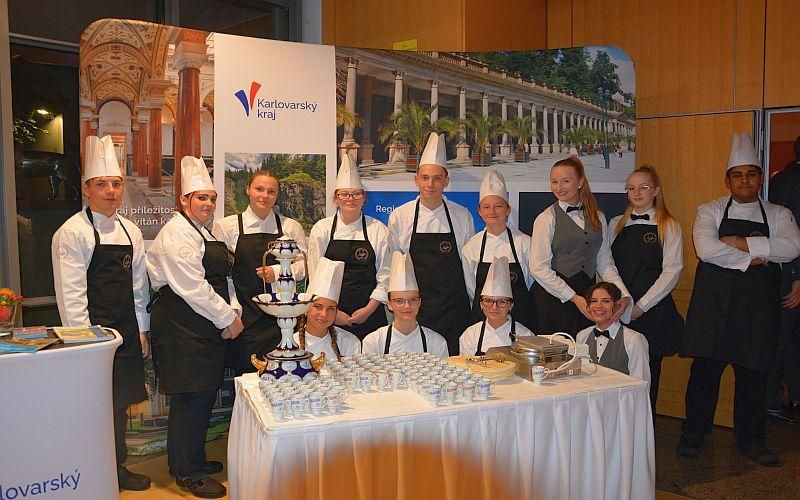 obrázek: Karlovarská škola z Ondřejské poskytovala gastronomické služby české diplomacii