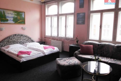 Obrázek - Pronájem, hotel, penzion, 1520 m2, Horní Slavkov