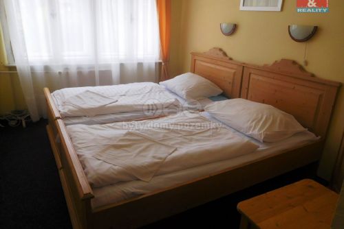 Obrázek - Pronájem, hotel, penzion, 1520 m2, Horní Slavkov