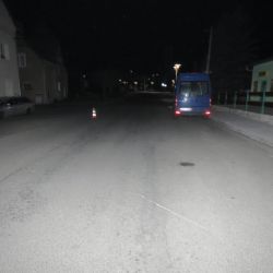 Lomnice: Ženu srazilo nezjištěné vozidlo. Viděli jste tuto nehodu?