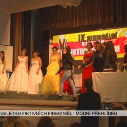 Sokolov: Veletrh fiktivních firem měl i módní přehlídku (TV Západ)