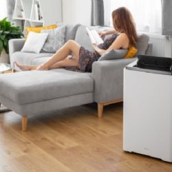 K posledním vystaveným kusům mobilní klimatizace SENCOR získáte cashback 20 % a dárek ZDARMA