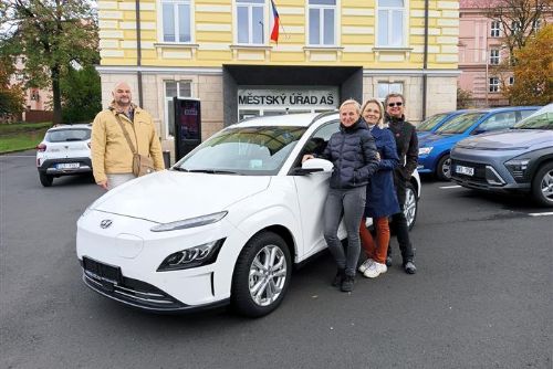 Foto: Aš: Třetí elektromobil pro Pečovatelskou službu