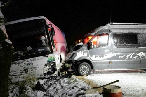 Foto: Ašsko: Nehoda v sobotu ráno uzavřela silnici z Aše na Hranice