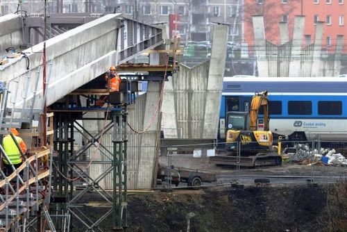 Foto: Cheb: Práce na nové lávce budou probíhat v noci ze soboty na neděli