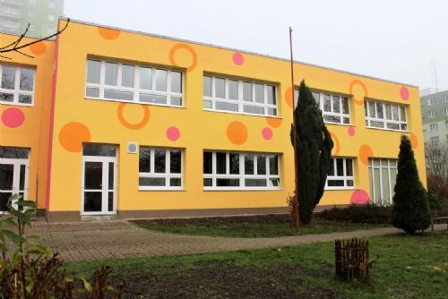 Foto: Chodov: Školní zahrada připomene pravěk