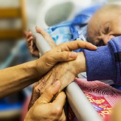Karlovarsko: Na provozování domácí hospicové péče přispěje kraj 3 miliony korun
