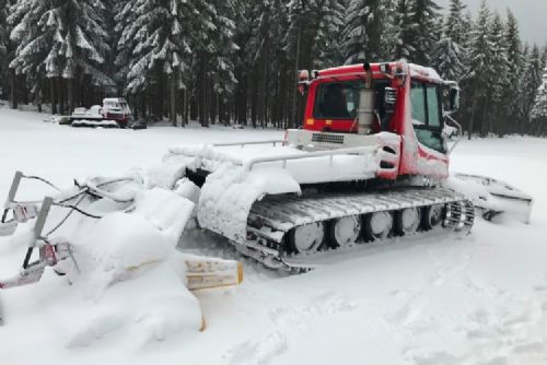 Foto: Karlovarský kraj podpoří nákup strojové techniky na údržbu tras pro zimní běžecké lyžování a zimní pěší turistiku