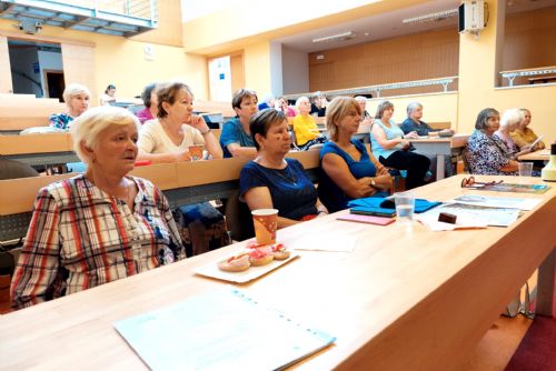 Foto: Karlovy Vary: Krajská Rada seniorů se sešla na úvodním jednání