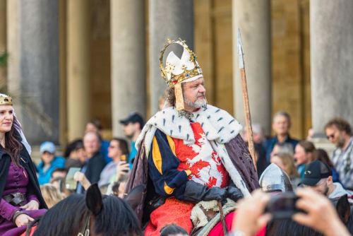 Foto: Karlovy Vary: Lázeňskou sezonu zahájí král Karel IV. i věhlasný lékař David Becher