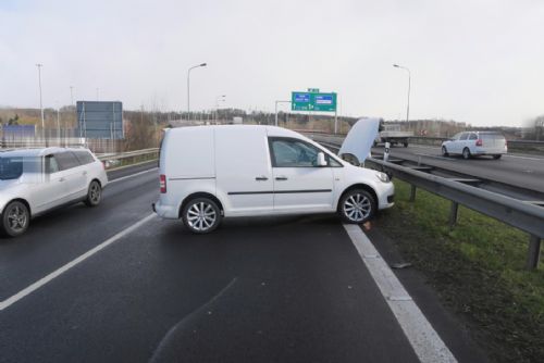 Foto: Karlovy Vary: Policie pátrá po svědcích dopraní nehody