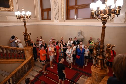 Foto: Karlovy Vary: Prohlídka Císařských Lázní a Sparkasse byla velkým víkendovým tahákem