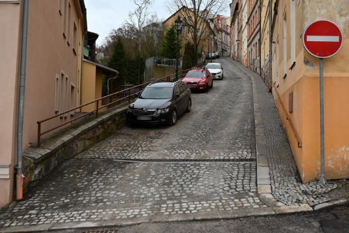 Foto: Karlovy vary: Rekonstrukce Vyšehradské byla dokončena před termínem
