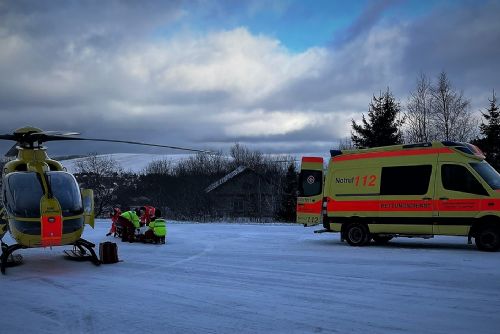 Foto: Klínovec: Zraněného německého teenagera transportoval vrtulník