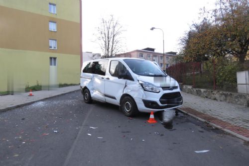 Foto: Kraslice: Řidič způsobil škodu přibližně 700 tisíc korun