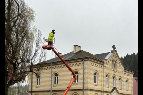 Foto: Kraslice: Veřejné osvětlení přechází na úsporná LED svítidla