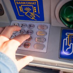 Loket: Muž využil důvěřivosti a vybíral peníze pro svou potřebu