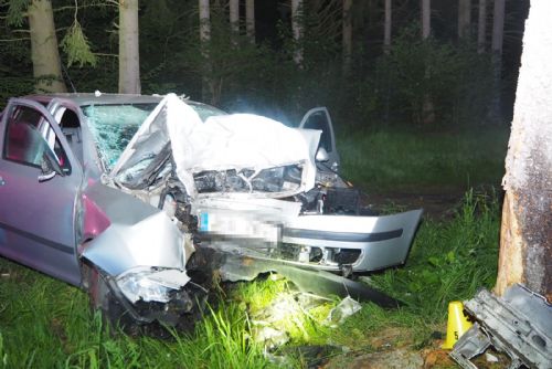 Foto: Merklín: Řidič vozidla svým zraněním bohužel podlehl