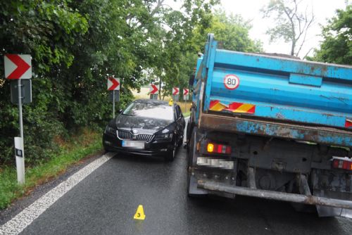 Foto: Počerny: Při nehodě byla zraněna jedna osoba. 