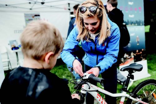 Foto: Projekt „Na kole jen s přilbou“ varuje před zbytečnými riziky