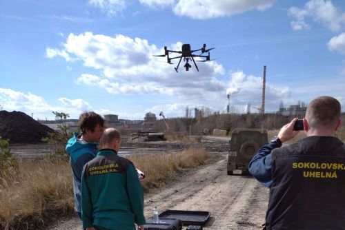 Foto: Region: Moderní dron geodetů ze Sokolovské uhelné mapuje dosud nepřístupné oblasti