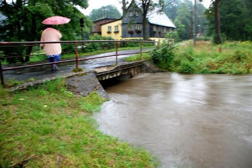 Foto: Region: Mostek v Doubravě je ve špatném stavu a musí se opravit