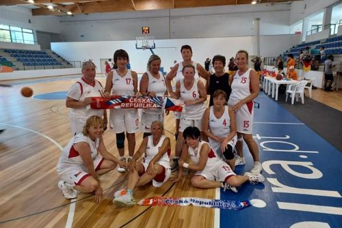 Foto: Region: Na evropském šampionátu v Portugalsku startovaly za Česko také chebské basketbalistky