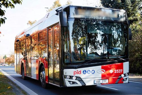 Foto: Region: Nová linka zastávkových autobusů obslouží menší obce na trase z Prahy do Karlových Varů a zpět