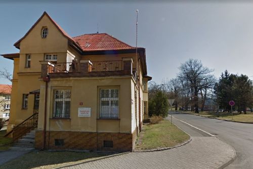 Foto: Sokolov: Město odkoupilo budovu bývalé transfúzní stanice