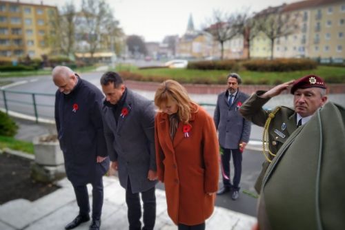 Foto: Sokolov: Město uctilo památku válečných veteránů