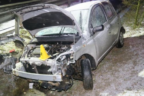Foto: Sokolovsko: Dopravní nehoda si naštěstí vyžádala jen jedno lehké zranění