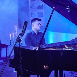 Fenomenální klavírista Pavel Vondráček rozezní klášter v Teplé u Mariánských Lázní