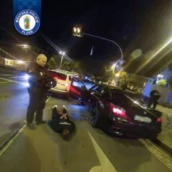 Chtěl si vyzkoušet honičku se strážníky. Řidič BMW bez papírů uháněl Plzní 110 km/h